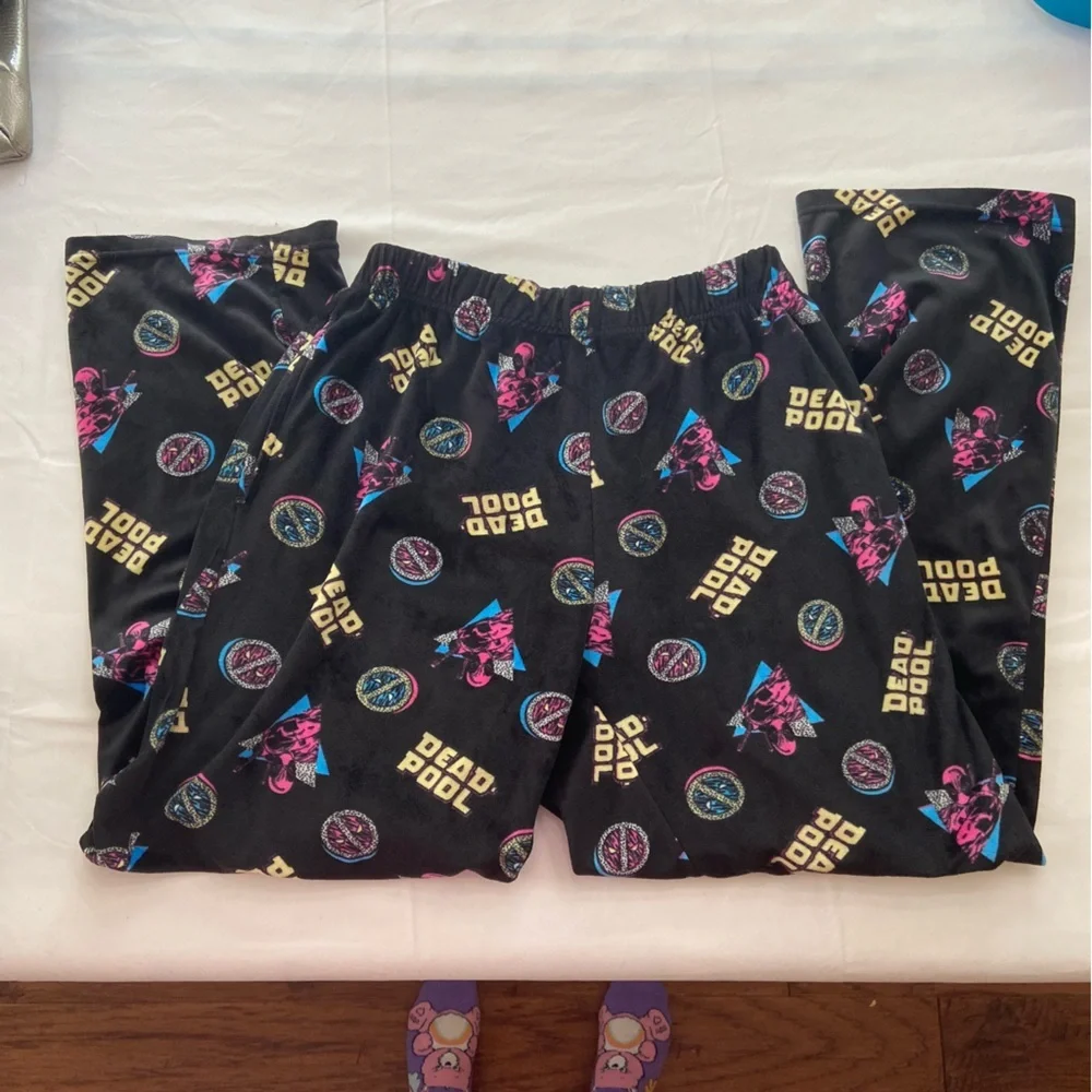 Aeropostale Black Deadpool Graphic Sleepwear Pants Sz M Super Soft Velour Fleece - Picture 1 of 6